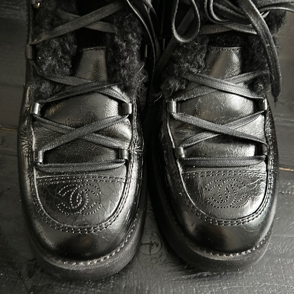 Chanel lace up winter boots - Picture 2 of 9